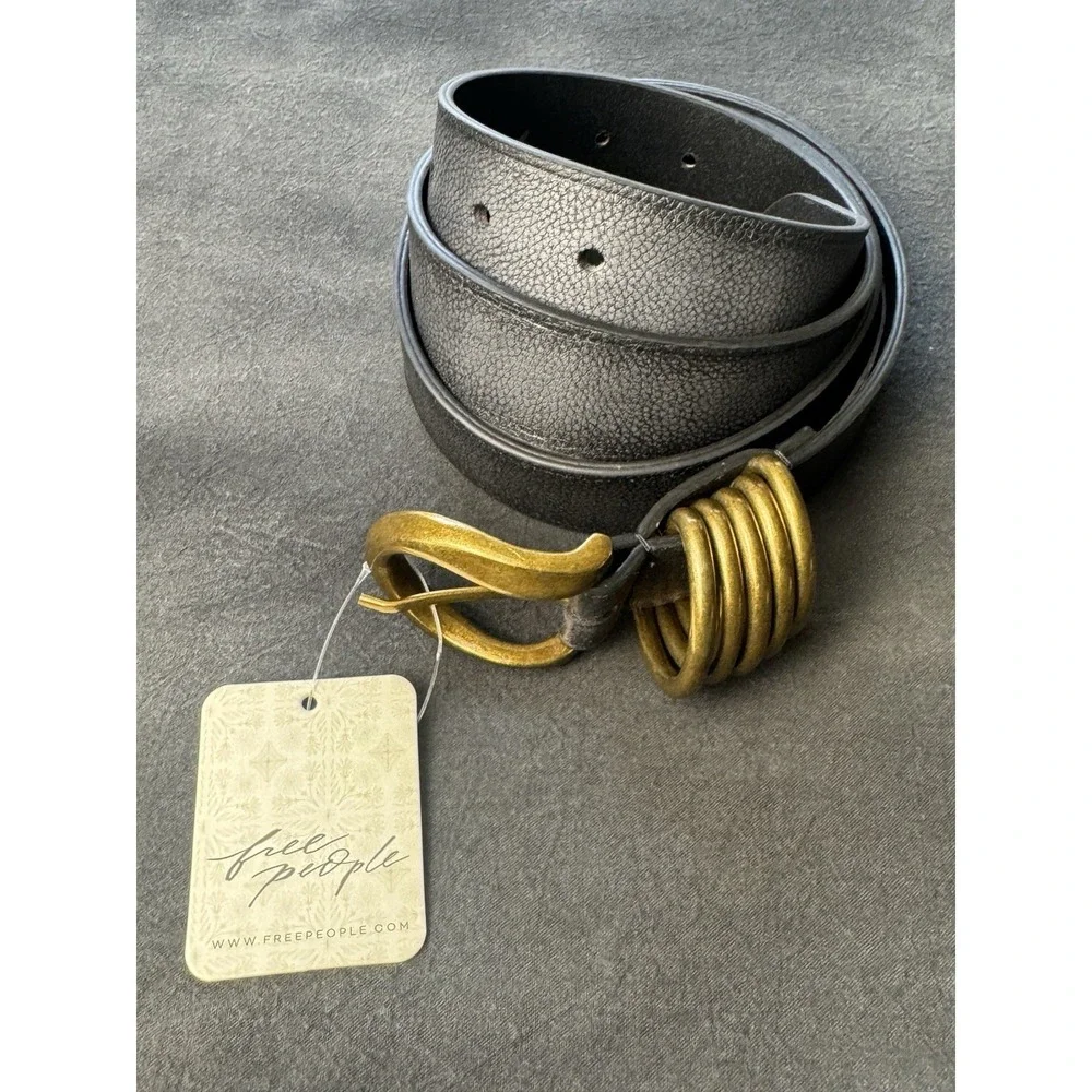 NWT Free People Black Leather Belt M/L Boho Minimalist Antiqued Brass Buckle - Picture 3 of 9